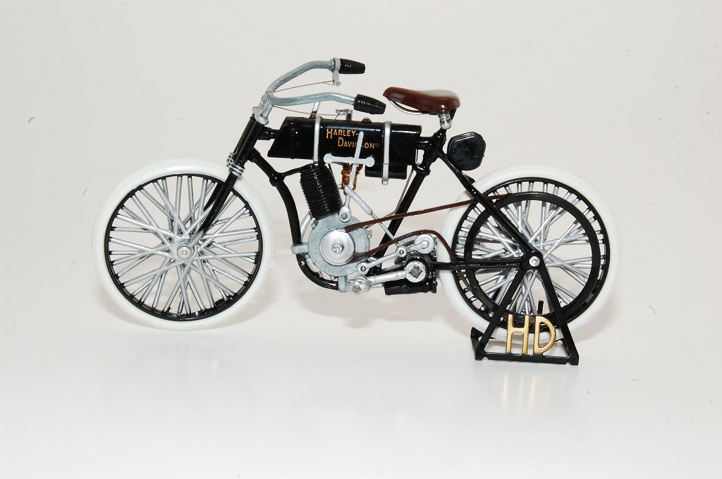 Xonex 1:18 1903 Harley single | DiecastXchange Forum